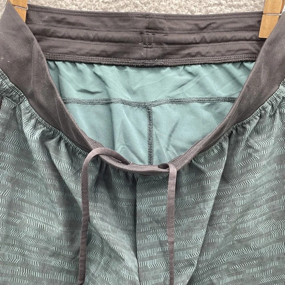 Lululemon Athletic Short Men Large Green Performance Running Training Sportswear